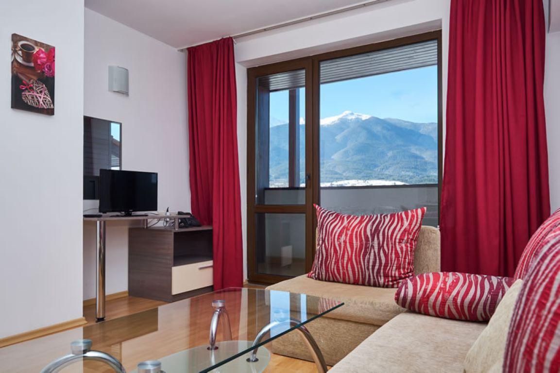 Hotel Mountain Paradise 3-Dvosoban apartman dnevna soba.jpg