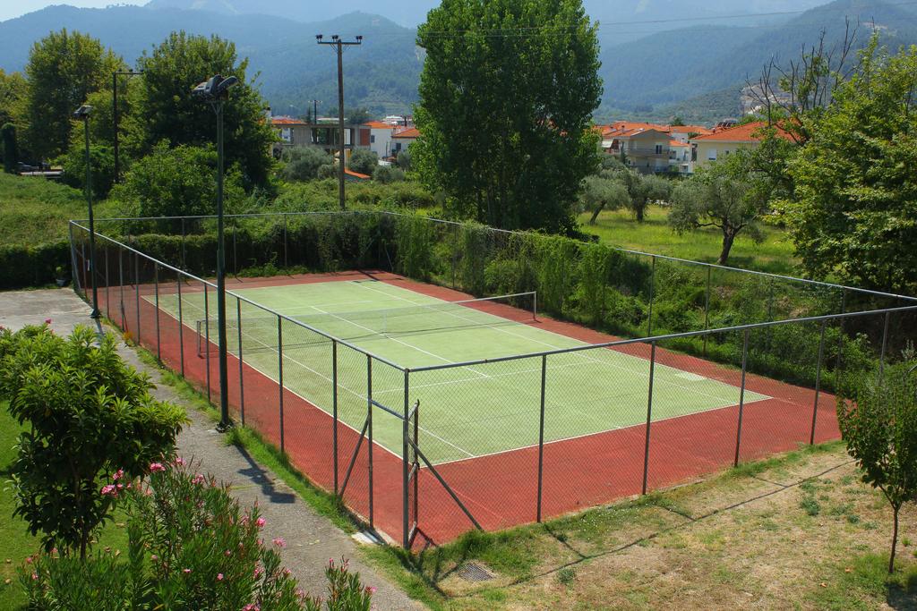 Hotel Aethria tennis court.jpg