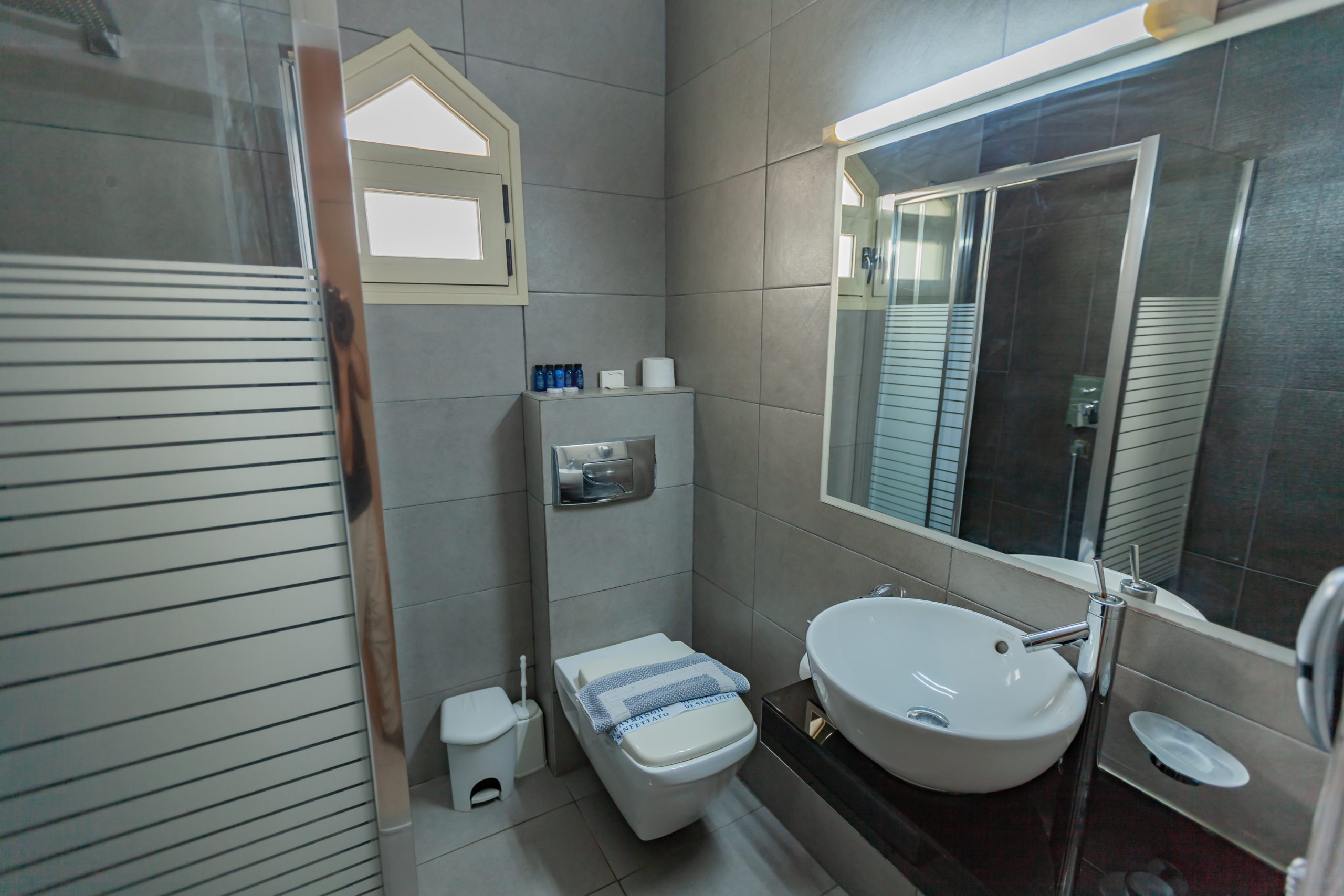 Esperides hotel premium soba kupatilo .jpg