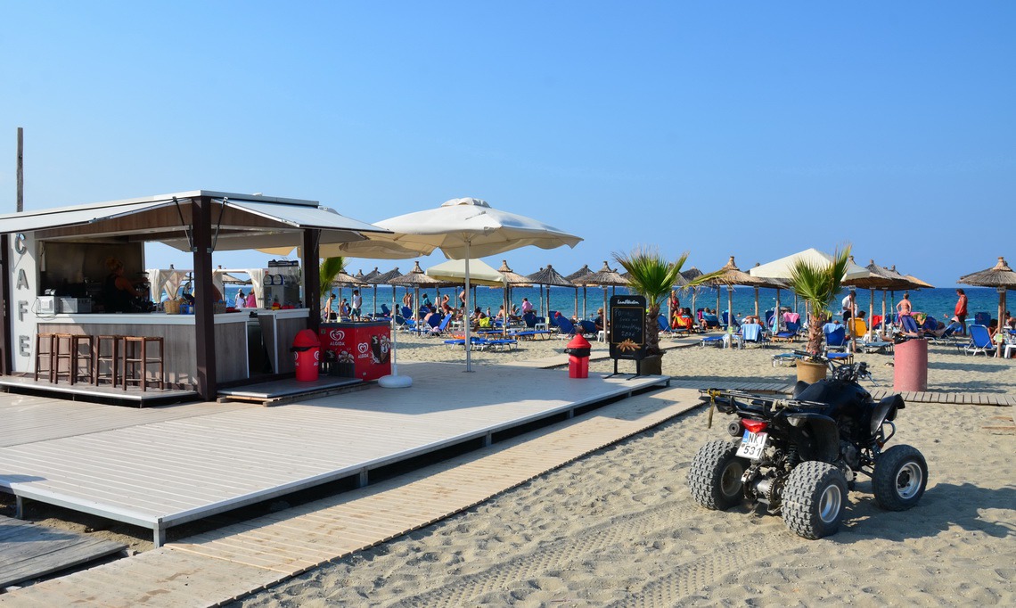 Hotel Evilion _ Stilvi beach bar.jpg
