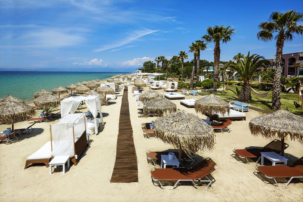 Hotel Ilio Mare beach.jpg