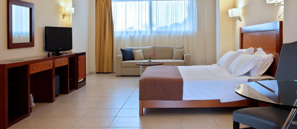 Ionian Theoxenia hotel economy soba .jpg