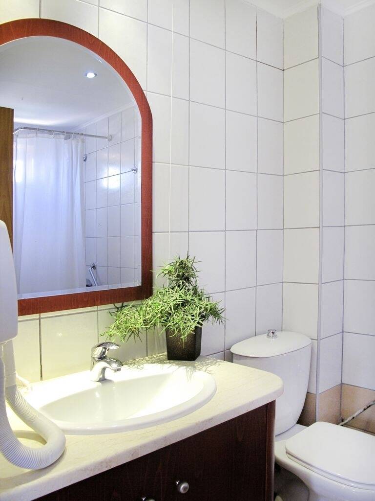 Hotel Lesse kupatilo.jpg