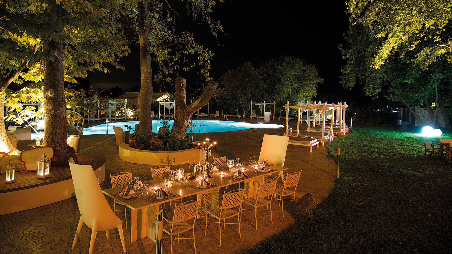 Hotel Litohoro Olympus Resort Villas _ Spa pool bar 1.jpg