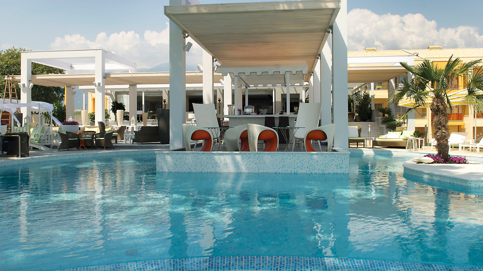 Hotel Litohoro Olympus Resort Villas _ Spa pool bar.jpg