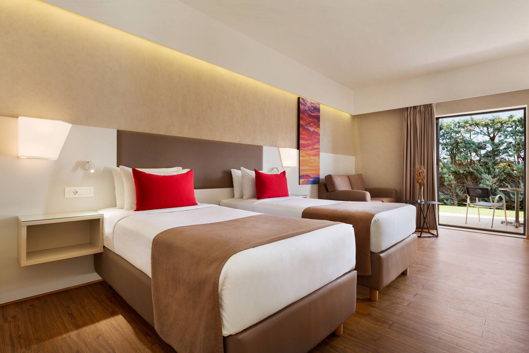 Hotel Ramada Plaza Thraki room twin beds.jpg