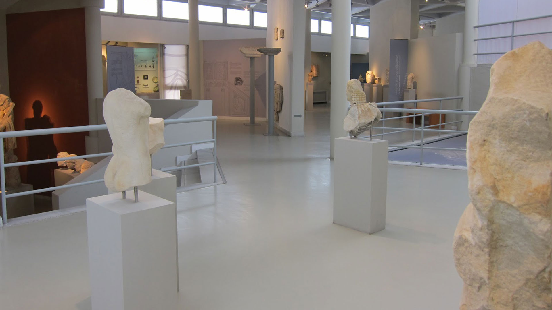 Astir Notos - arheološki muzej.jpg