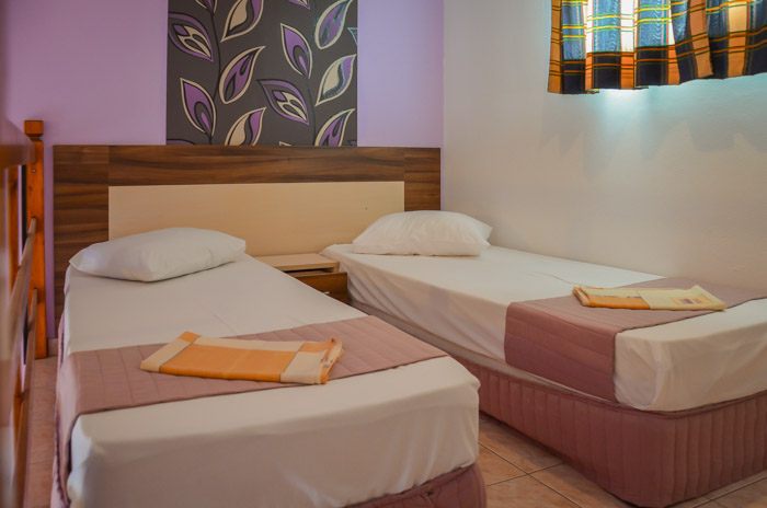 Ellas Hotel - dva odvojena kreveta.jpg