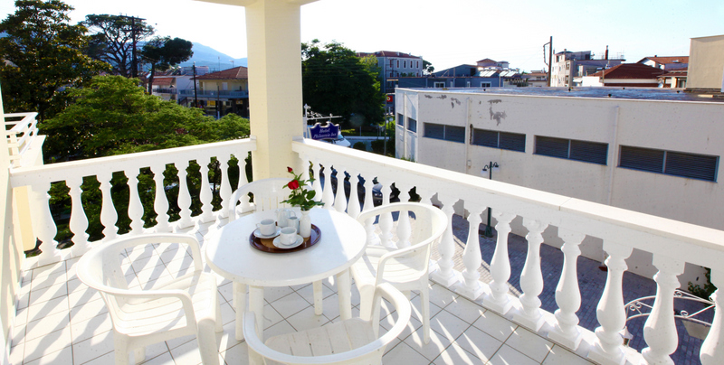 Philoxenia Inn - balkon.jpg