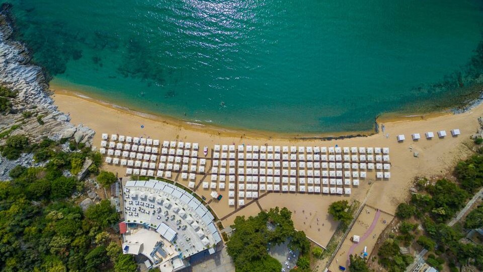 Tosca Beach hotel dron.jpg