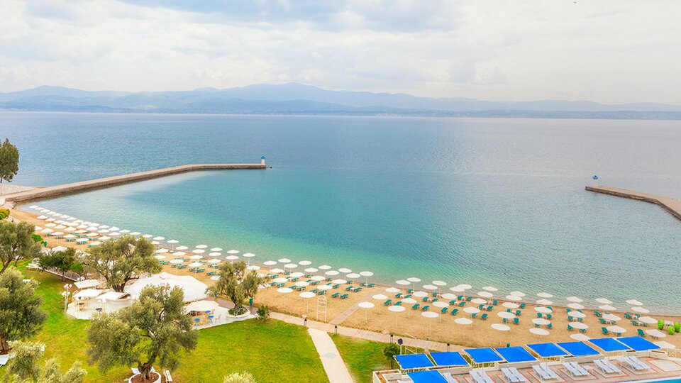 Palmariva Beach Hotel - pogled na plazu.jpg