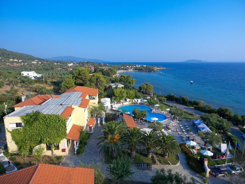 Acrotel Elea Beach - još jedna slika hotela iz drona.jpg
