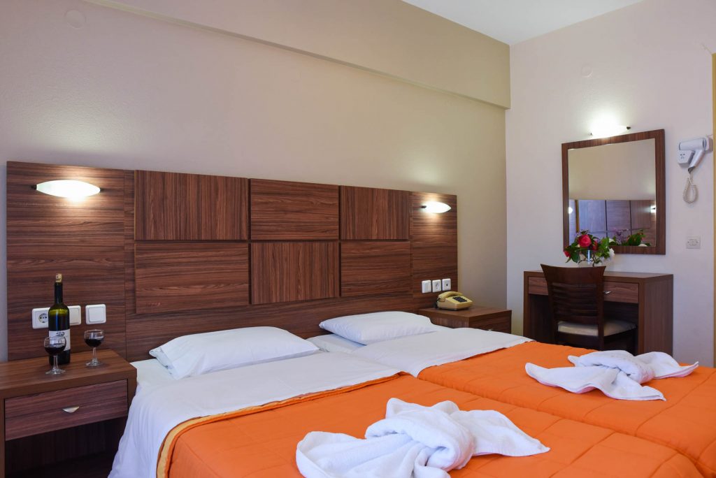 Hotel Eleana Marina double room 1.jpg
