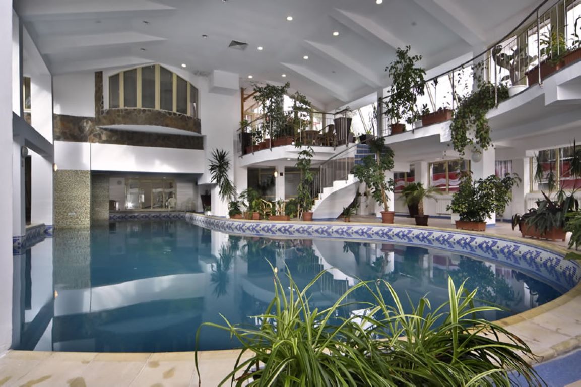 Hotel Snezhanka-Unutrasnji bazen.jpg