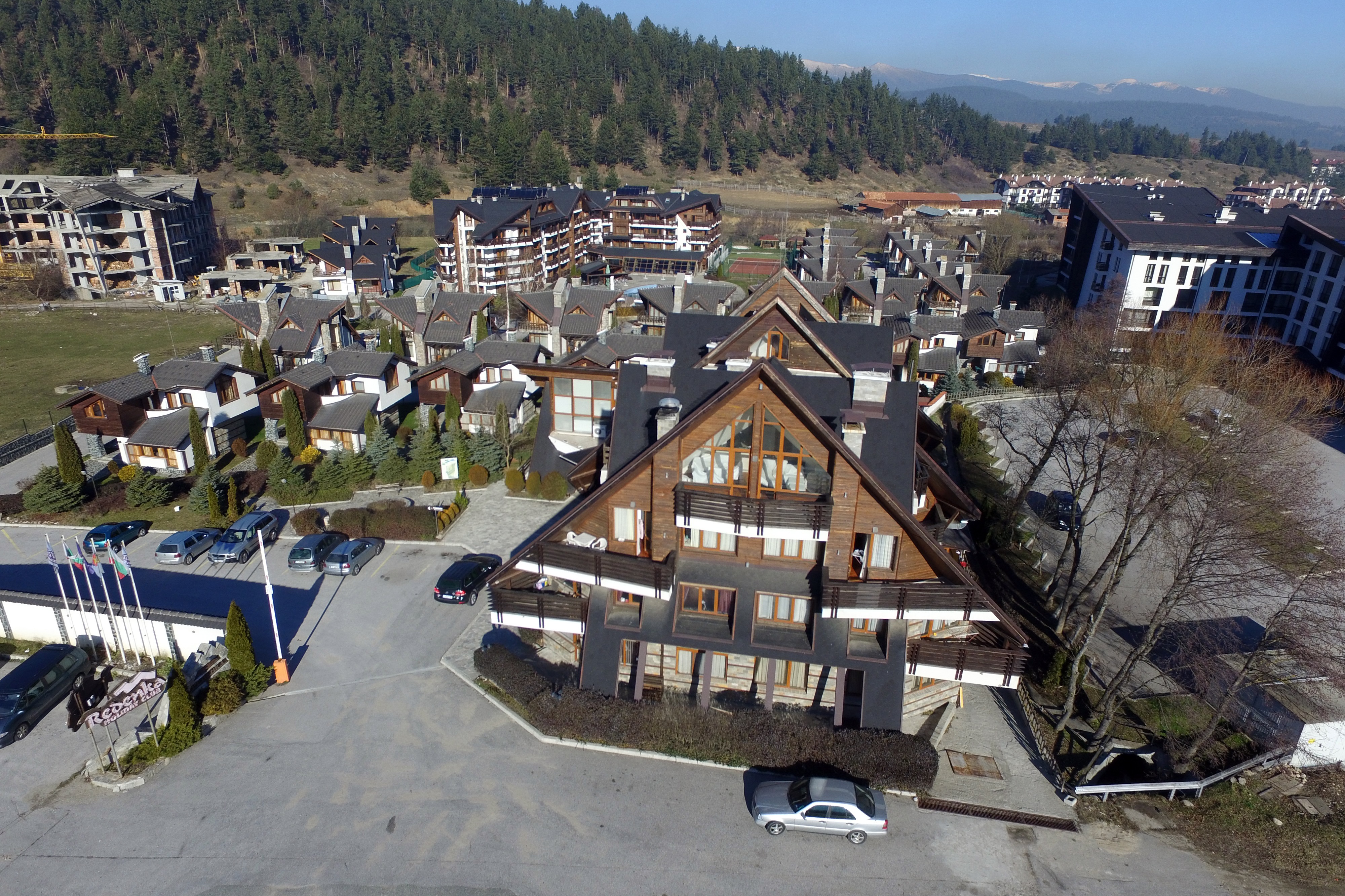 Hotel Redenka Holiday Club-Hotel spolja.jpg