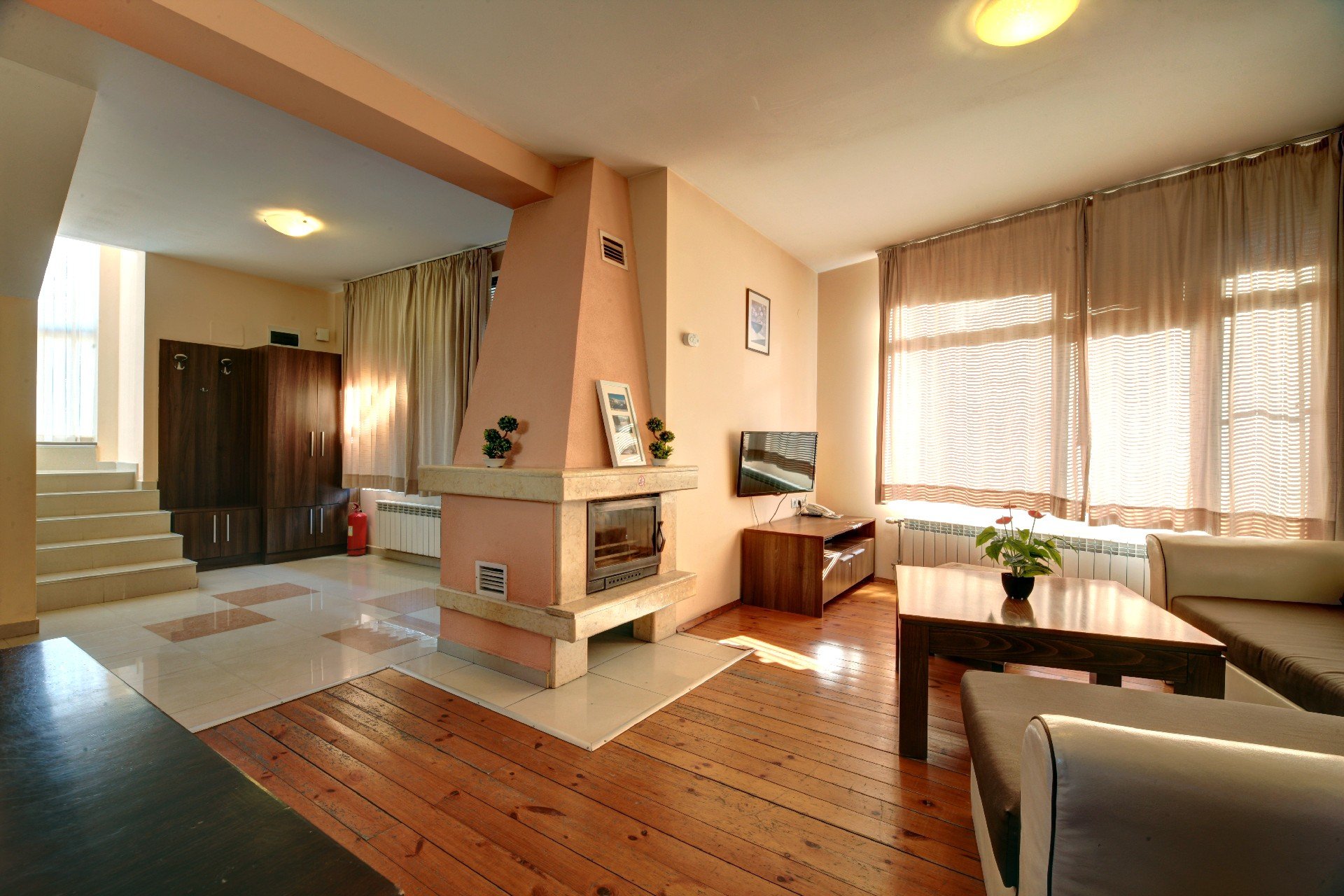 Hotel Redenka Holiday Club-Two bedrooms apartment lodge.jpg