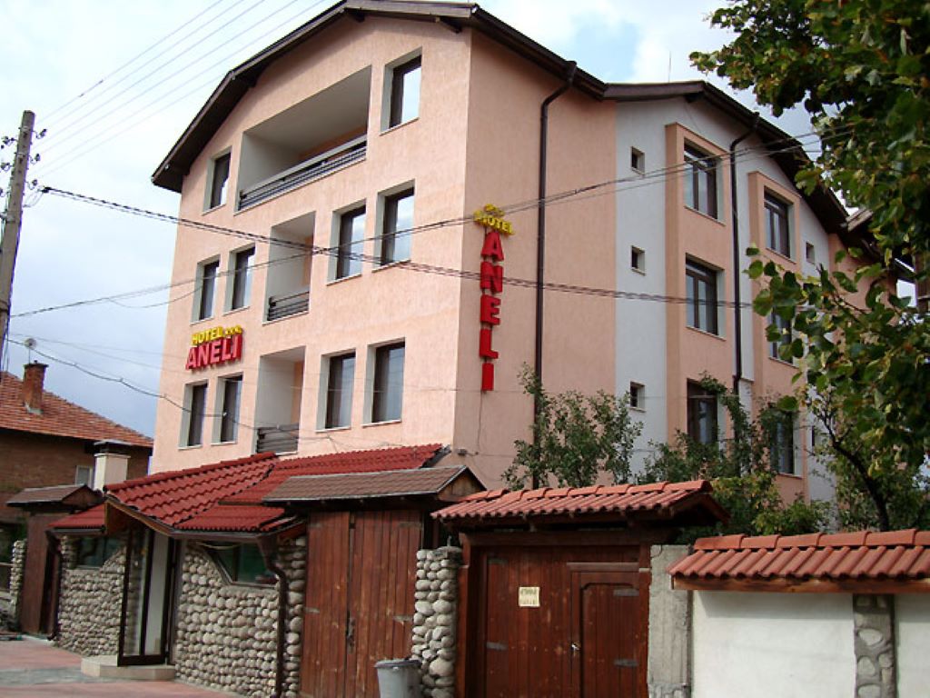 Hotel Aneli-Hotel spolja.jpg