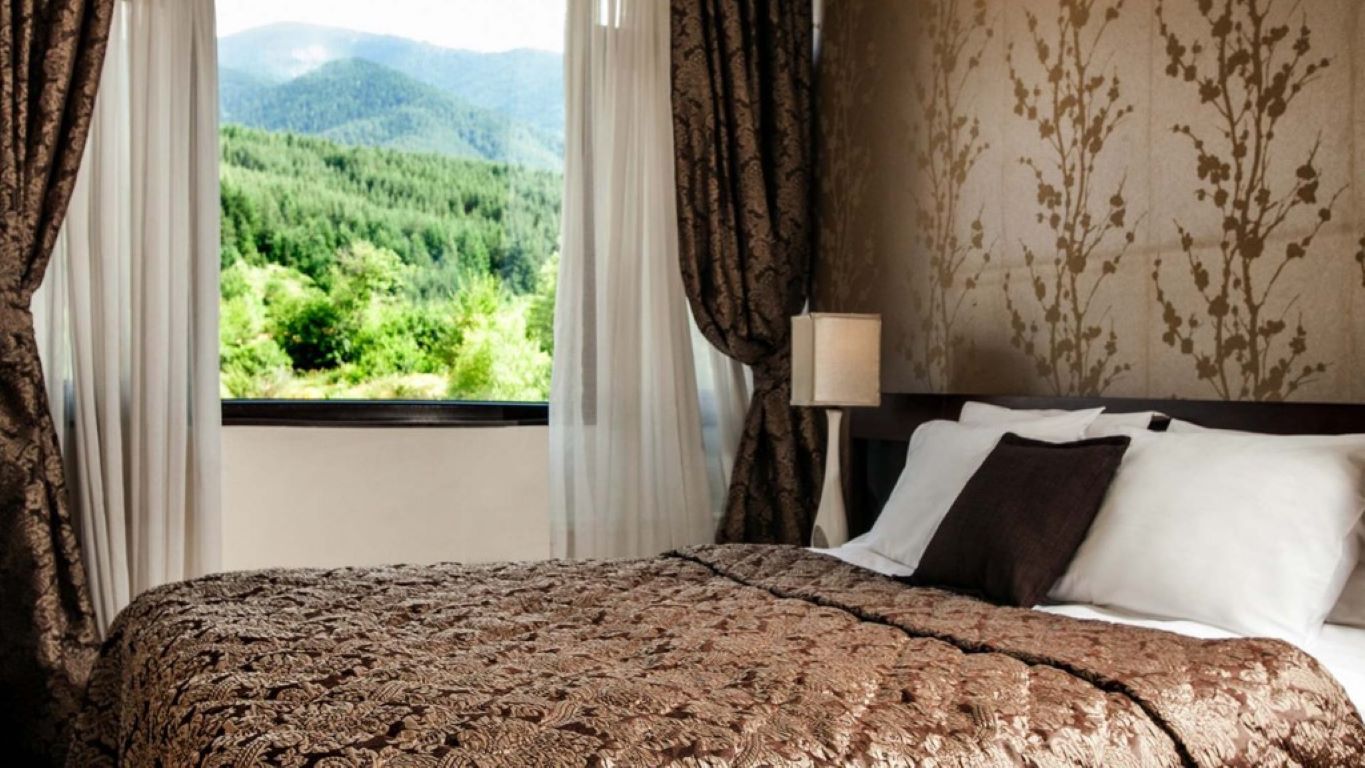 Premier luxury Resort - Alpine room.jpg