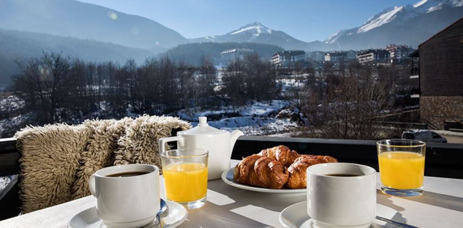 Premier luxury Resort - doručak na balkonu.jpg