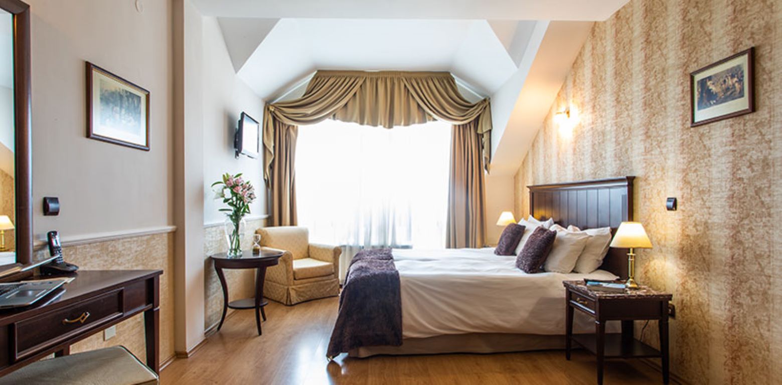 Premier luxury Resort - executive room francuski ležaj.jpg