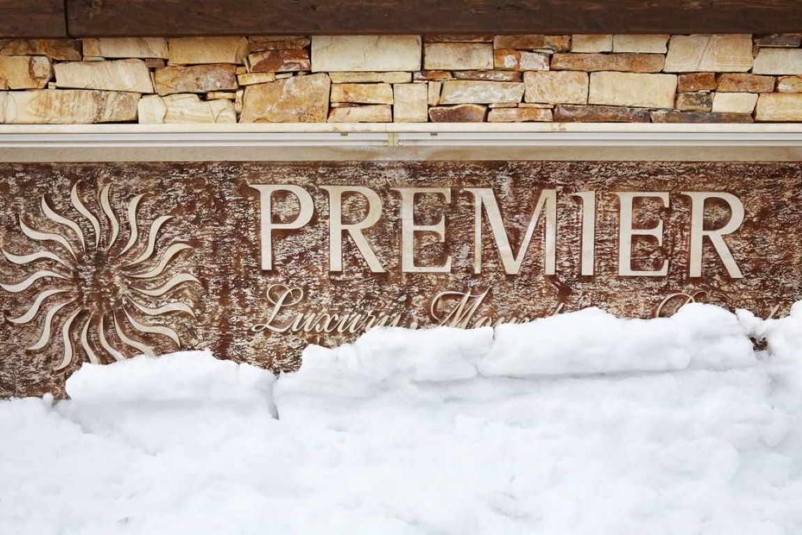 Premier luxury Resort - logo hotela.jpg
