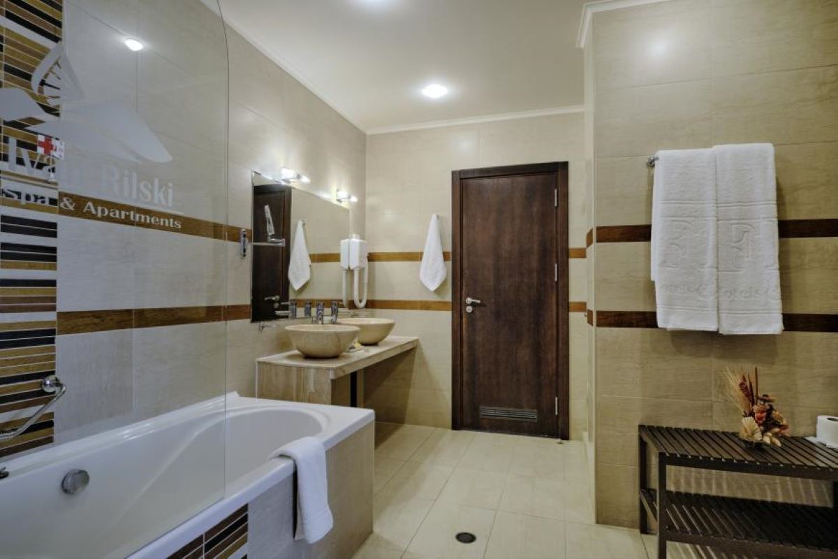 Spa Resort ST Ivan Rilski - 1 bedroom apartment(main building) - kupatilo.jpg