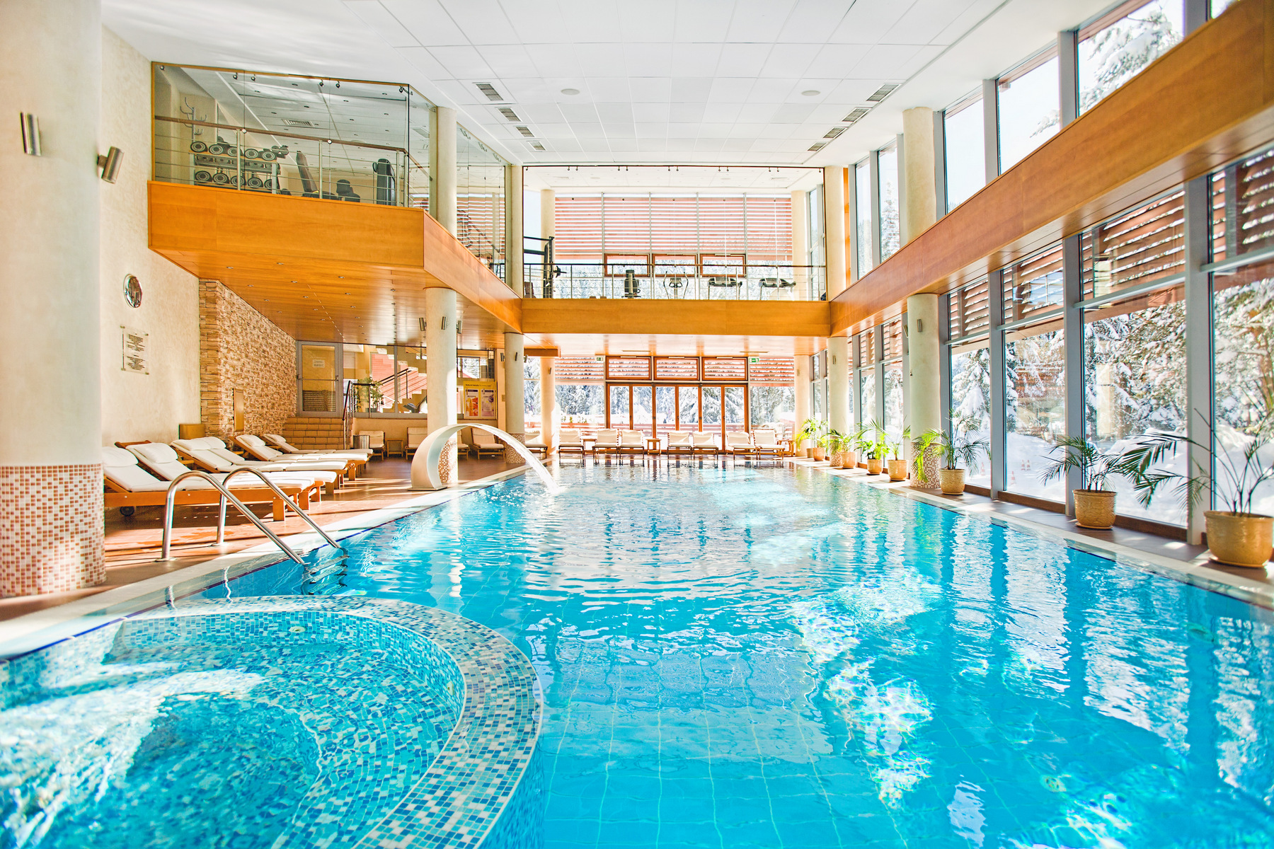 Hotel Yastrebets Spa-Unutrasnji bazen.jpg