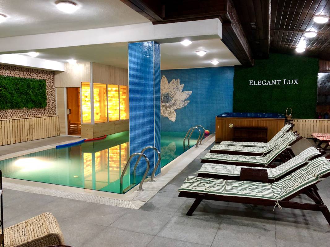 Hotel Elegant Lucx-Zatvoreni bazen.jpg