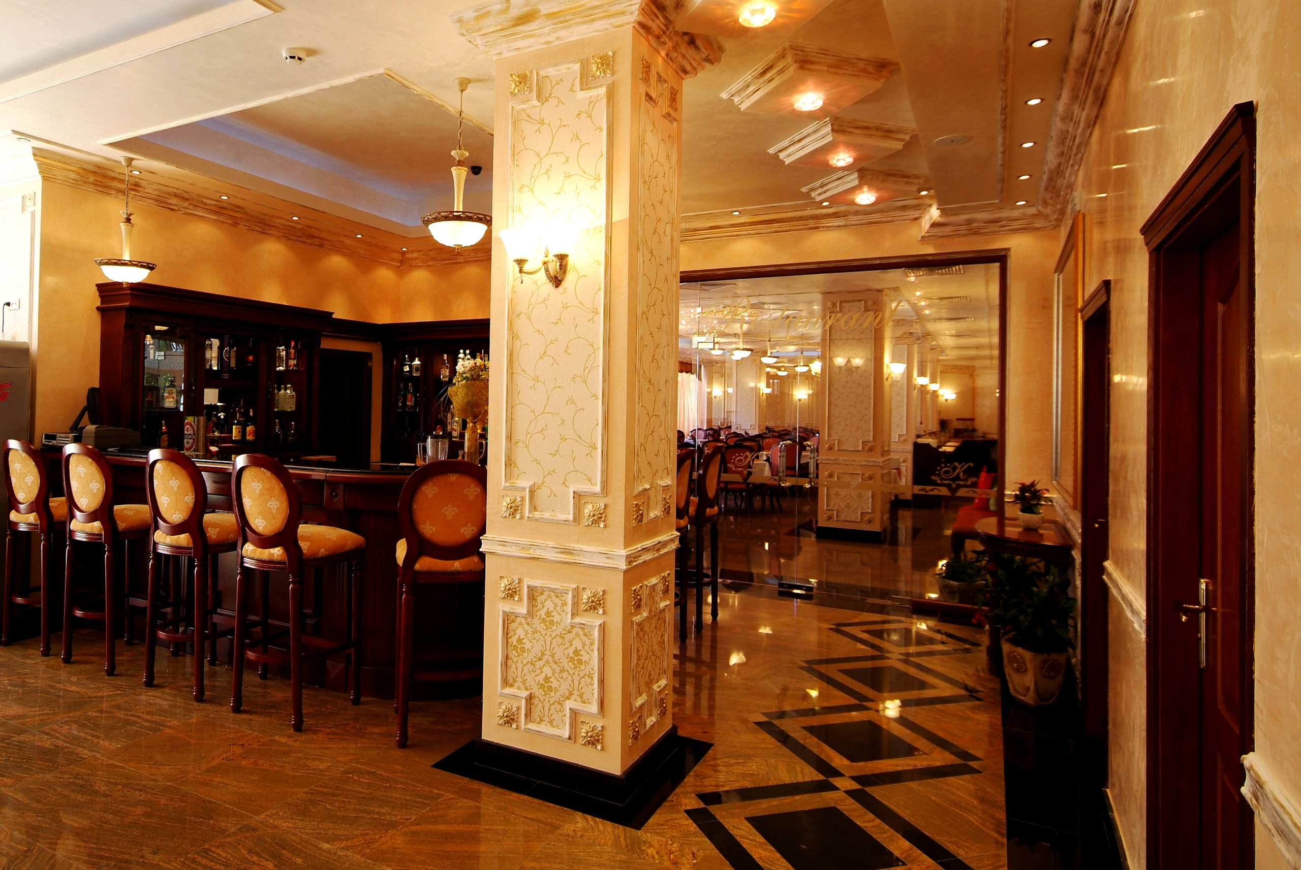 Hotel Karolina-Lobby bar.jpg