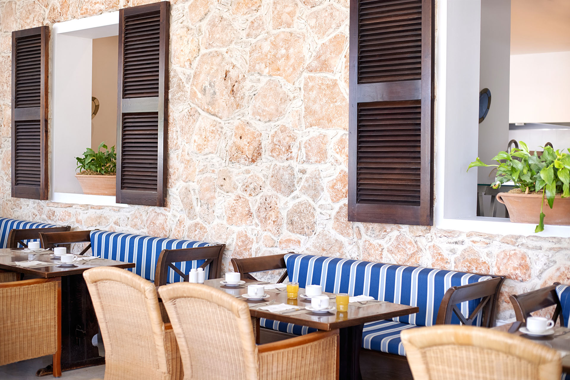 Grecian Bay-Terasa restorana.jpg