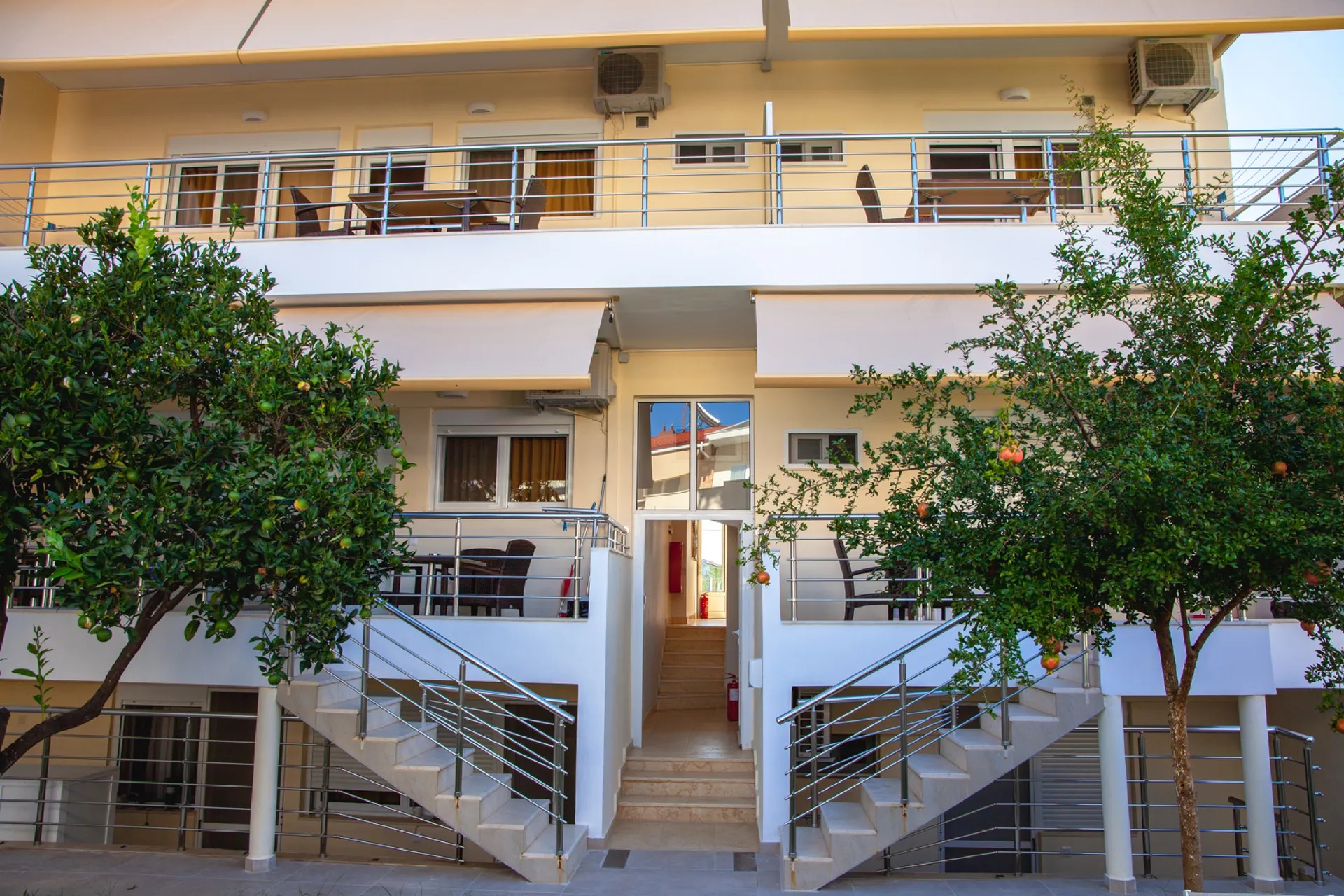 Villa Sofia-Hotel spolja.jpg