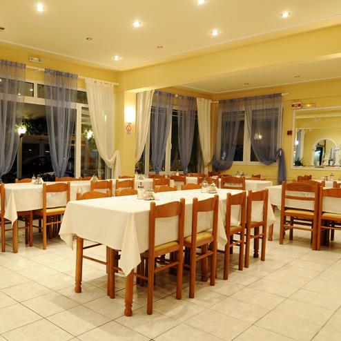 Hotel GL restaurant 1.jpg