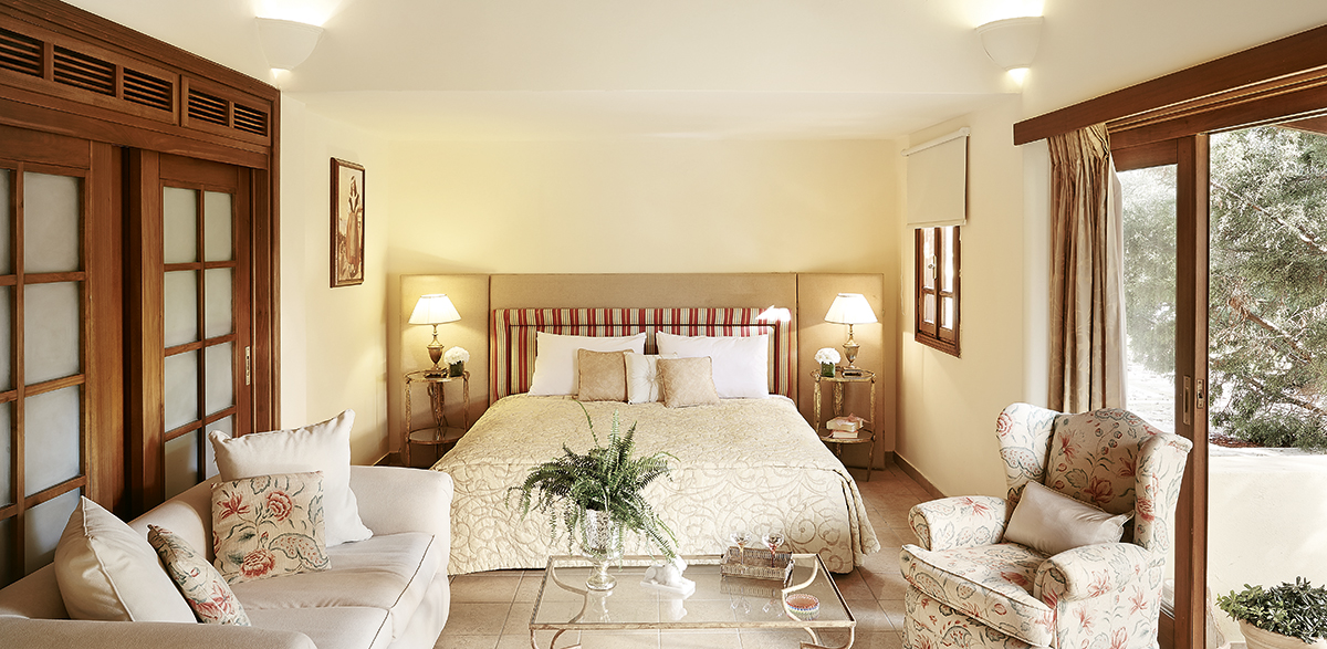 Hotel Grecotel Corfu Imperial Palace  2-Bedrooms beachfront villa private pool 3.jpg