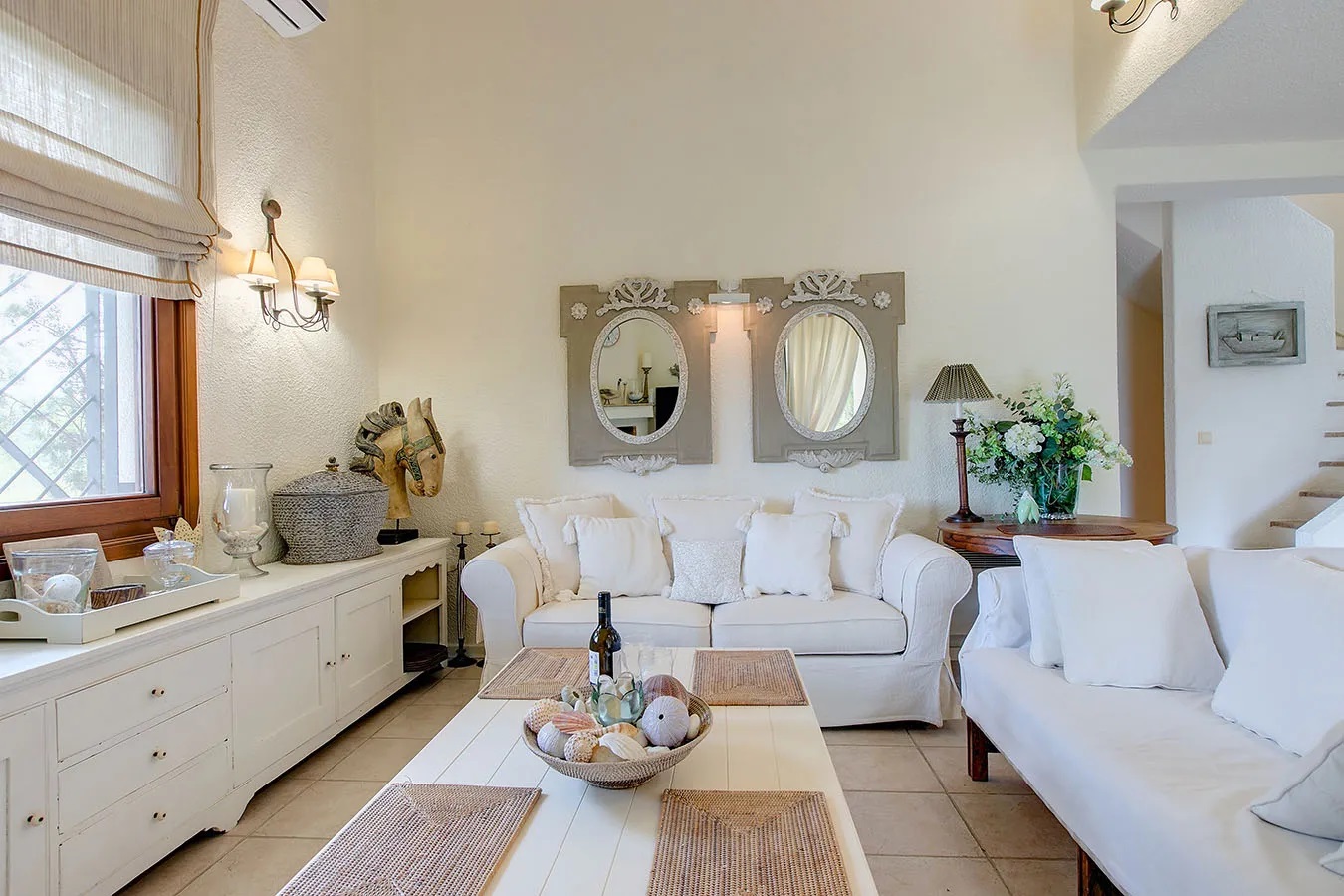 Sani Luxury Villas-Amelia vila dnevna soba.jpg