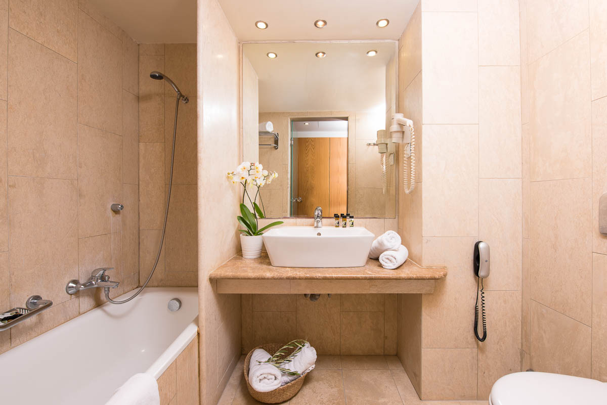 Kassandra Palace Hotel double room MV SV bathroom.jpg