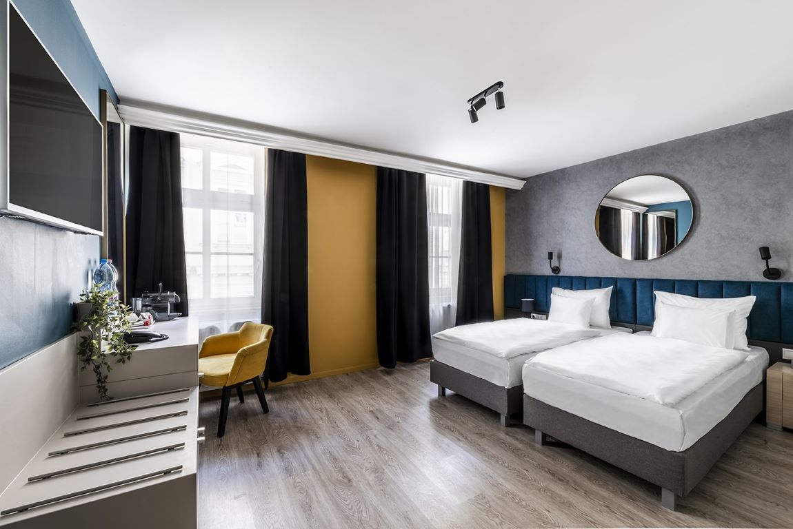 alta moda fashion hotel- connecting room spavaca soba.jpg