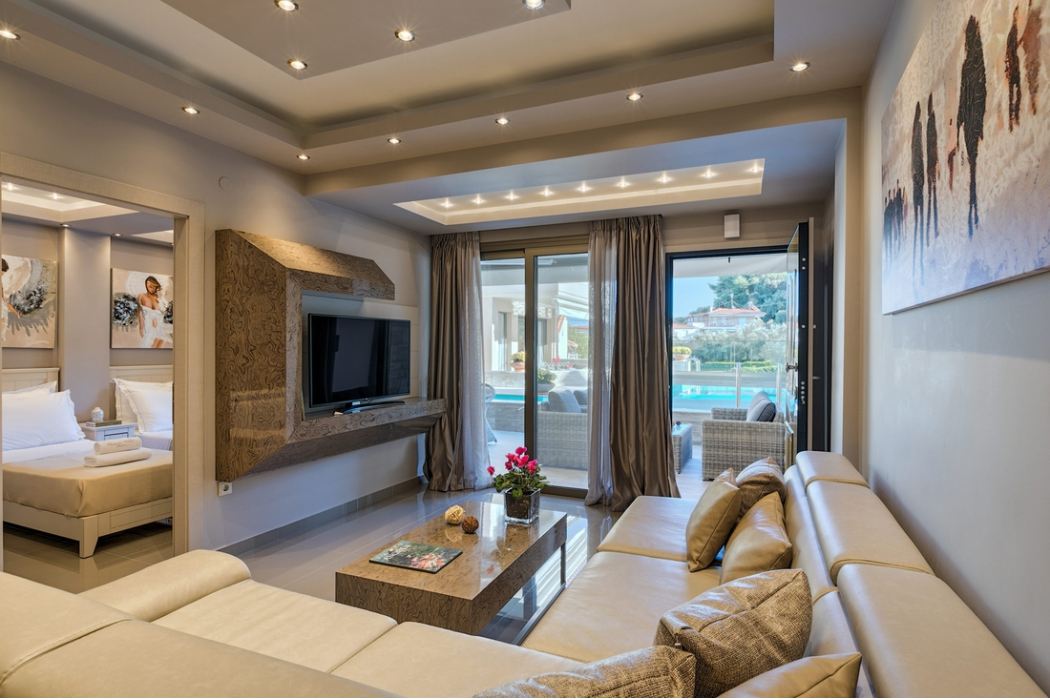 Hotel Kassandra Village deluxe two bedroom luxury suites apartments with private pool 2.png