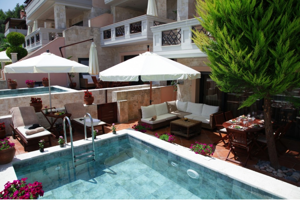 Hotel Kassandra Village deluxe two bedroom luxury suites apartments with private pool 7.png