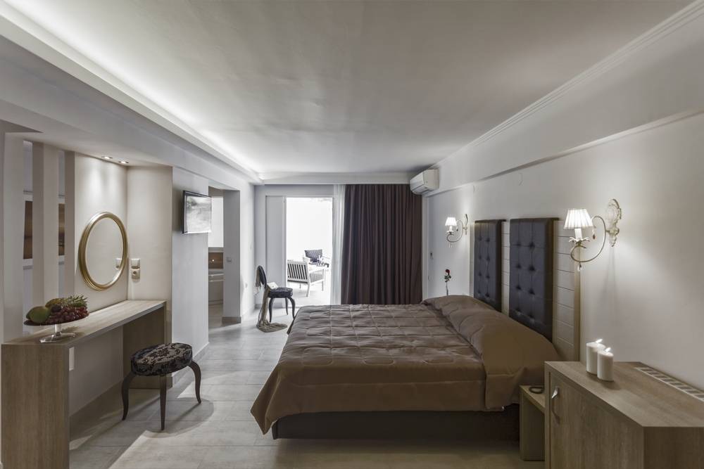 Lagomandra Hotel _ Spa Hotel Suites.jpg