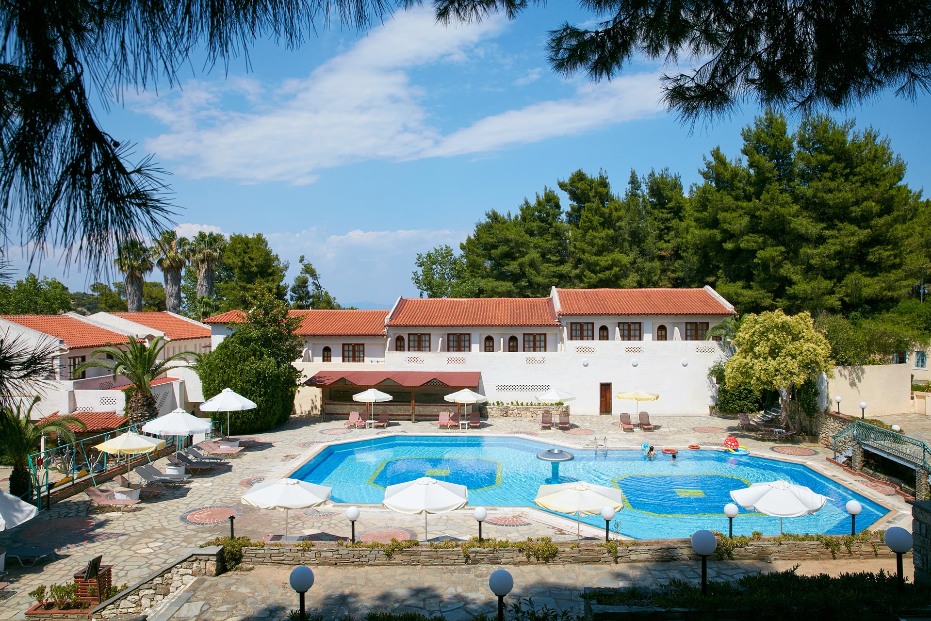 Macedonian Sun hotel pogled na bazen .jpg