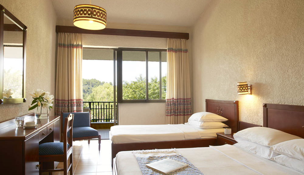 Macedonian Sun hotel standard soba.jpg