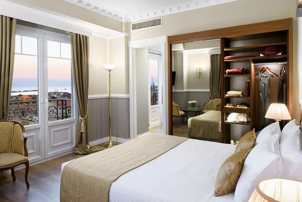 Hotel Mediterranean Palace junior premium suite.jpg