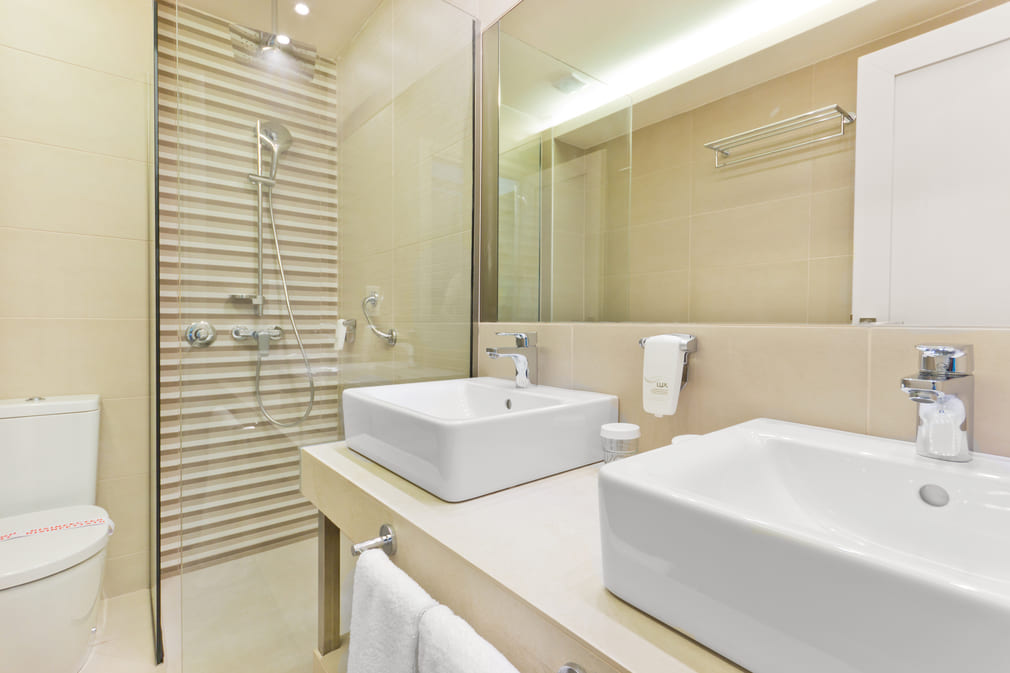 Alea hotel _ suites junior suite  kupatilo.jpg