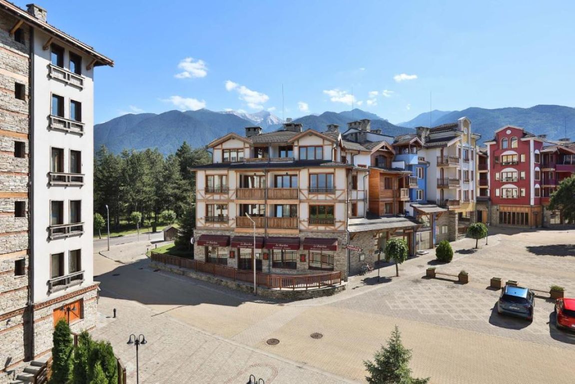 Pirin Golf Hotel & Spa-Zgrada hotela.jpg