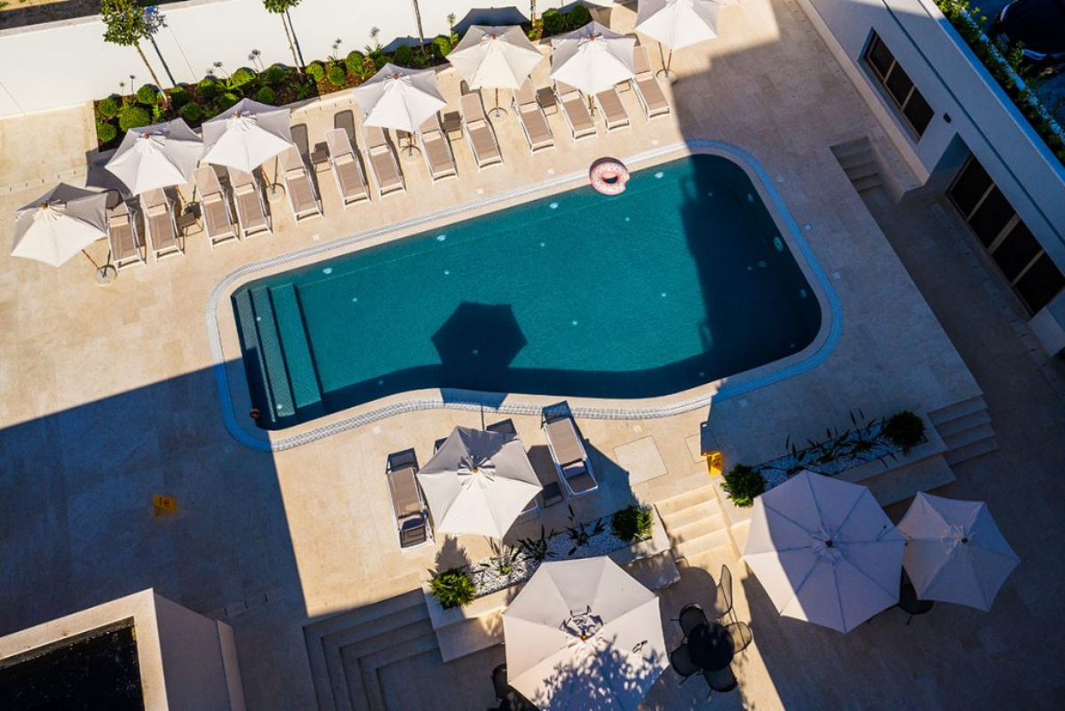 Avanti Hotel & Spa izgled bazena.jpg