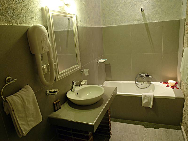 Hotel Petrino Suites bathroom.jpg