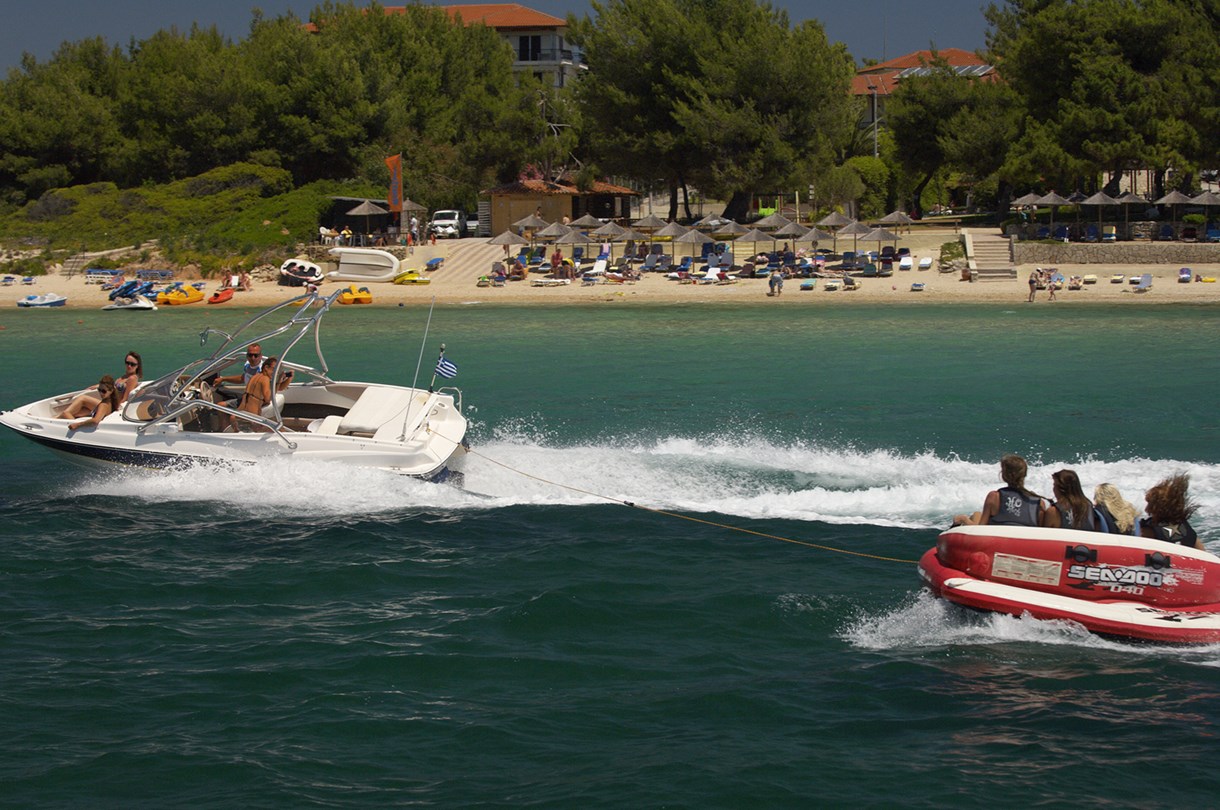 Hotel Portes Beach sportovi na vodi.jpg
