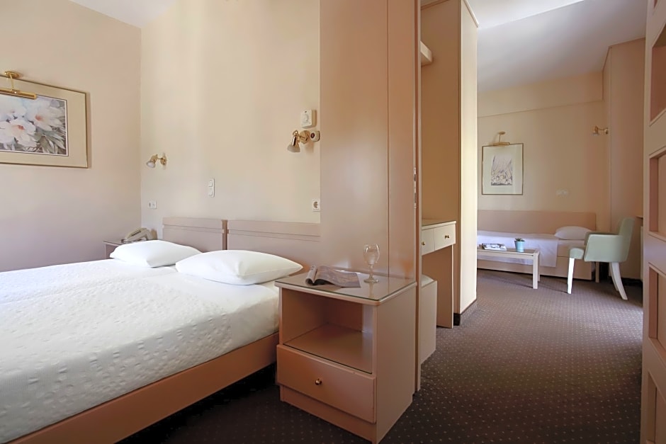 Hotel ABC quadruple room.jpg