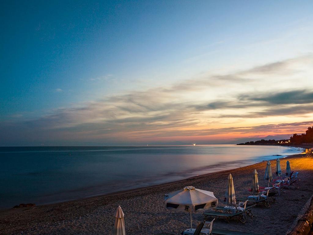 Hotel Xenios Possidi Paradise zalazak na plazi.jpg