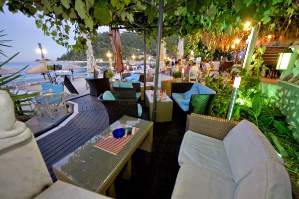 Blue Sea Beach Hotel - cafe-bar.jpg